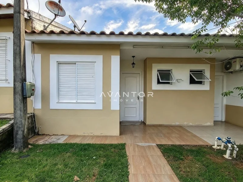 Fachada da casa com varanda — Casa de Condomínio à venda no Condomínio Moradas Santa Maria, em Cerrito, Santa Maria/RS