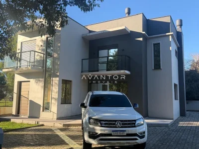 Fachada da casa com garagem — Casa com 3 quartos à venda e para alugar em Itaara, Itaara/RS