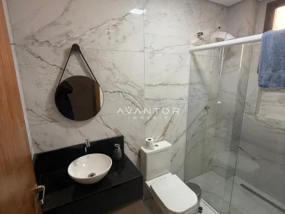 Banheiro com revestimento em mármore — Casa com 3 quartos à venda e para alugar em Itaara, Itaara/RS