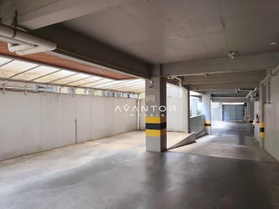 Garagem coberta com vagas de estacionamento — Apartamento para alugar no Edifício Montana Residencial, Santa Maria