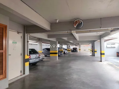 Garagem coberta com vagas de estacionamento — Apartamento para alugar no Edifício Montana Residencial, Santa Maria