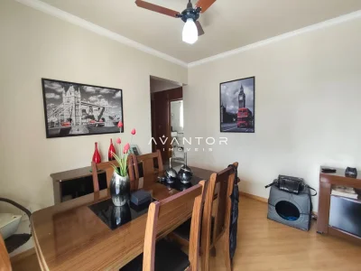 Sala de jantar com mesa de madeira — Apartamento para alugar no Edifício Montana Residencial, Santa Maria