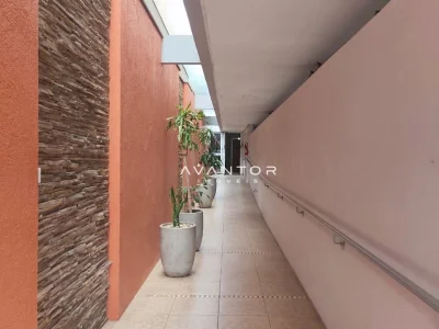 Corredor interno com acabamento em cerâmica — Apartamento para alugar no Edifício Montana Residencial, Santa Maria
