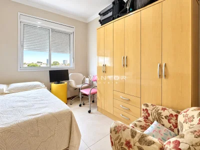 Dormitório com armários planejados — Apartamento à venda no Residencial Príncipe DI Piemonte, em Camobi, Santa Maria/RS