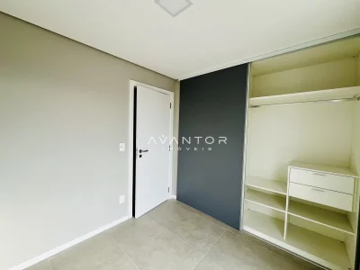 Dormitório com armários planejados — Cobertura com 3 quartos à venda no Vic 01, em Nossa Senhora Medianeira, Santa Maria/RS