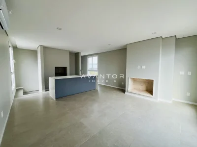Sala de estar integrada com cozinha — Cobertura com 3 quartos à venda no Vic 01, em Nossa Senhora Medianeira, Santa Maria/RS