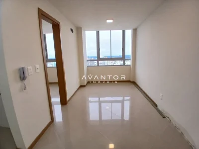 Sala com sacada e vista para o mar — Apartamento para alugar no Residencial Cristo Rei, em Centro, Santa Maria/RS