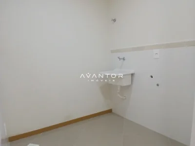 Banheiro com pia e instalações — Apartamento com 1 quarto para alugar no Residencial Cristo Rei, em Centro, Santa Maria/RS