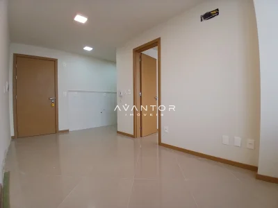 Sala de estar integrada à cozinha — Apartamento com 1 quarto para alugar no Residencial Cristo Rei, em Centro, Santa Maria/RS