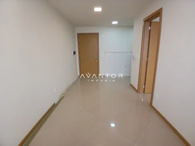 Hall de entrada com portas de acesso — Apartamento para alugar no Residencial Cristo Rei, em Centro, Santa Maria/RS