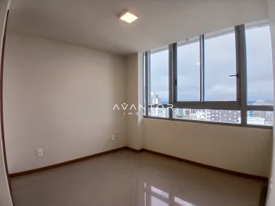 Dormitório com vista da janela para a cidade — Apartamento para alugar no Residencial Cristo Rei, em Centro, Santa Maria/RS