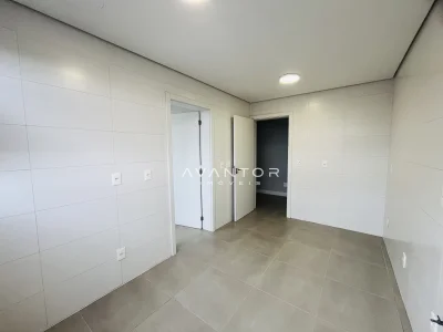 Área de serviço com piso cinza — Apartamento à venda no Residencial Fernando Pessoa, em Nossa Senhora de Lourdes, Santa Maria
