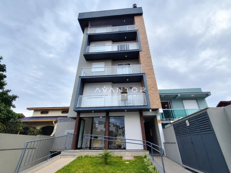 Fachada do prédio com sacadas — Apartamento com 1 quarto para alugar em Camobi, Santa Maria/RS