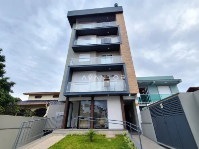 Fachada do prédio com sacadas — Apartamento com 1 quarto para alugar em Camobi, Santa Maria/RS
