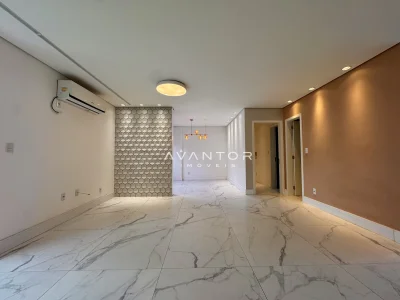 Sala de estar com parede decorativa em relevo — Apartamento à venda no royal garden, em Nossa Senhora de Lourdes, Santa Maria