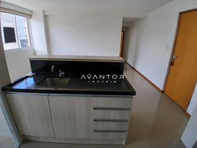 Cozinha com bancada e pia — Apartamento para alugar no Residencial Dulce Fração, em Nossa Senhora Medianeira, Santa Maria/RS