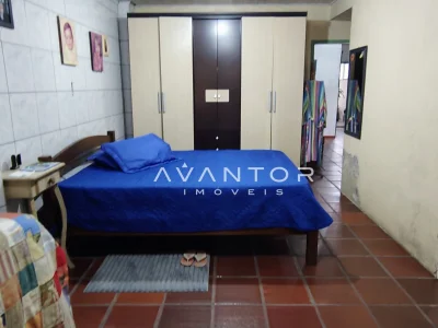 Dormitório com guarda-roupa planejado — Casa com 3 quartos à venda em Passo D'Areia, Santa Maria/RS