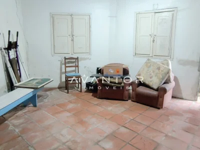 Sala vazia com piso em cerâmica — Casa com 3 quartos à venda em Passo D'Areia, Santa Maria/RS