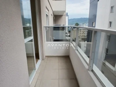 Sacada com vista para montanhas — Apartamento para alugar no Residencial Espírito Santo, em Centro, Santa Maria/RS