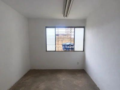 Dormitório com janela para área externa — Sala Comercial com 3 salas para alugar em Centro, Santa Maria/RS