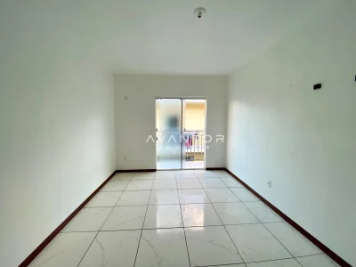 Sala de estar com acesso à sacada — Casa de Condomínio com 3 quartos à venda em Pinheiro Machado, Santa Maria/RS