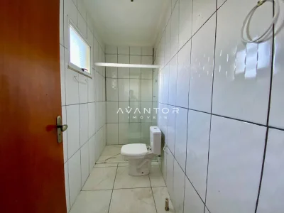 Banheiro com chuveiro e pia — Casa de Condomínio com 3 quartos à venda em Pinheiro Machado, Santa Maria/RS
