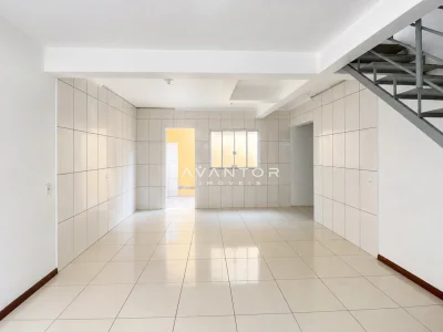 Sala integrada com piso em cerâmica — Casa de Condomínio com 3 quartos à venda em Pinheiro Machado, Santa Maria/RS