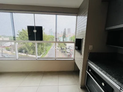 Sacada com vista da janela e integrada à sala — Apartamento à venda no Residencial Tramonto, Santa Maria