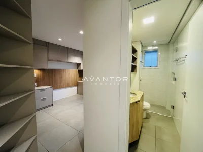 Banheiro com chuveiro e pia — Apartamento à venda no Residencial Tramonto, em Nossa Senhora de Lourdes, Santa Maria/RS