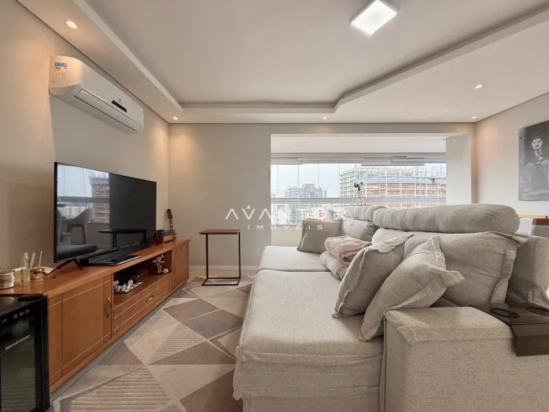 Sala de estar com vista para cidade — Apartamento à venda no Residencial Torre de Vicenza, em Centro, Santa Maria/RS