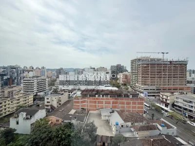 Vista da janela com panorama urbano — Apartamento à venda no Residencial Torre de Vicenza, em Centro, Santa Maria/RS