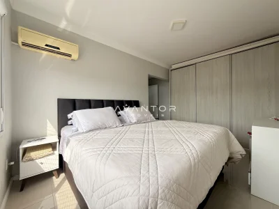 Dormitório com ar-condicionado e armários planejados — Apartamento à venda no Residencial Torre de Vicenza, Santa Maria