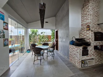 Cozinha com churrasqueira integrada — Casa com 4 quartos à venda no Residencial Dom Vitor III, em Camobi, Santa Maria/RS