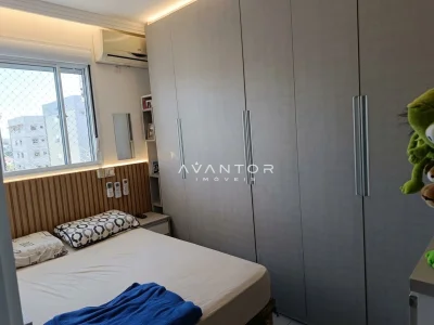 Dormitório com armários planejados — Apartamento com 2 quartos à venda no Residencial La Spezia, em Patronato, Santa Maria/RS