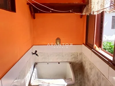 Área de serviço com tanque — Apartamento com 2 quartos à venda em Tancredo Neves, Santa Maria/RS