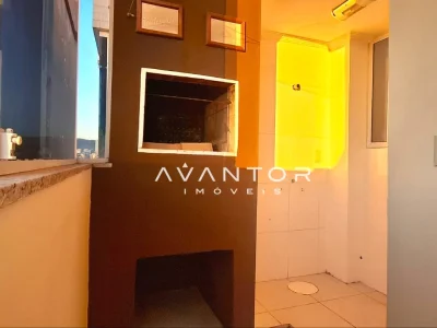 Cozinha com janela e piso de cerâmica — Apartamento à venda no Residencial Titanium, em Nossa Senhora do Rosário, Santa Maria