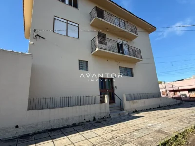 Fachada da casa com sacadas — Apartamento com 3 quartos para alugar em Nossa Senhora do Rosário, Santa Maria/RS