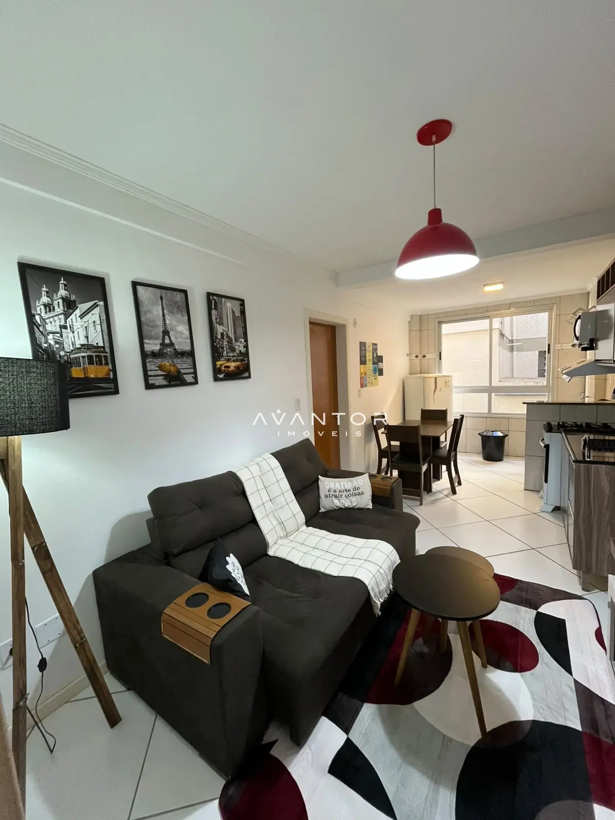 Sala de estar integrada à cozinha — Apartamento com 1 quarto para alugar em Nossa Senhora do Rosário, Santa Maria/RS