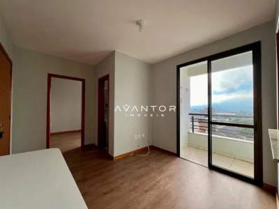 Dormitório com sacada e vista panorâmica — Apartamento à venda no Residencial Eng. Paulo Meinhardt, Santa Maria