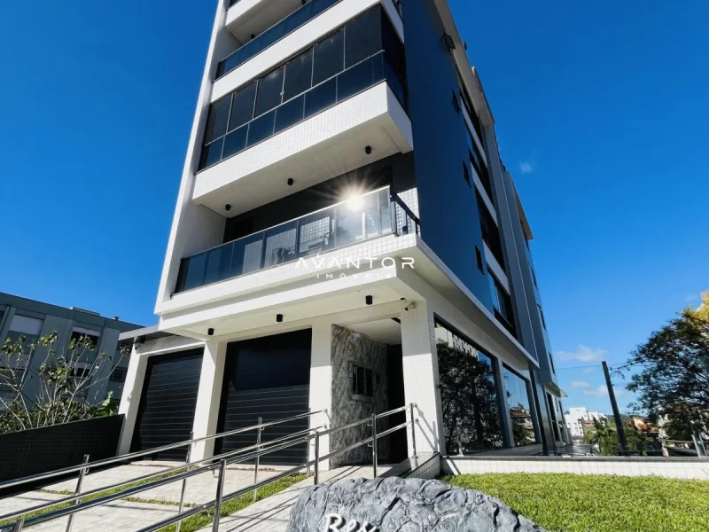 Fachada do prédio com sacadas — Apartamento à venda no Residencial Carol, em Nossa Senhora de Lourdes, Santa Maria/RS