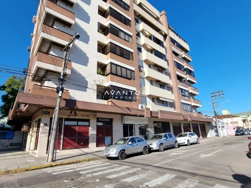 Fachada do prédio com lojas térreo — Apartamento à venda no Olavo Bilac Residence, em Nossa Senhora de Fátima, Santa Maria/RS