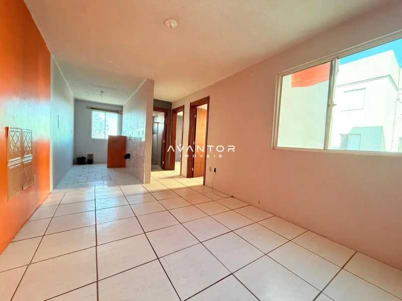 Sala de estar com piso de cerâmica — Apartamento à venda no Residencial Videiras, em Passo D'Areia, Santa Maria/RS