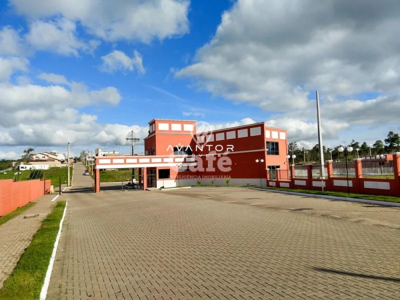 Excelente terreno em condomínio fechado, com ótima infraestrutura — Terreno à venda no Viareggio Residence Club, Santa Maria