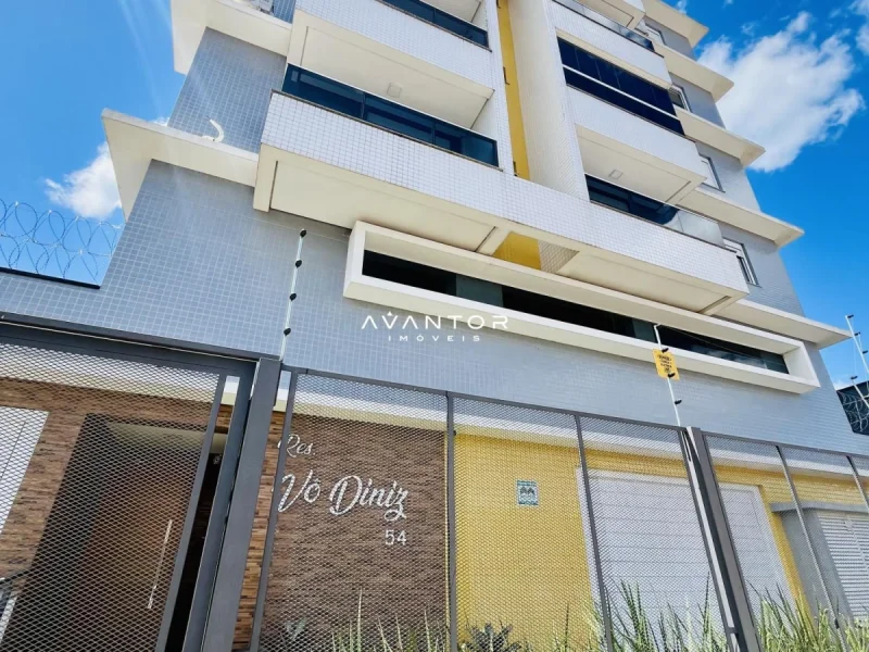 Fachada do prédio com sacadas — Apartamento à venda no Residencial Vô Diniz, em Nossa Senhora das Dores, Santa Maria/RS