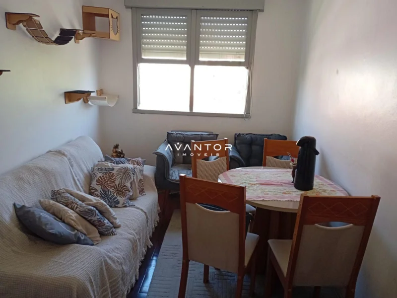 Dormitório com cama de solteiro e janela — Apartamento à venda no Residencial Acampamento, Santa Maria