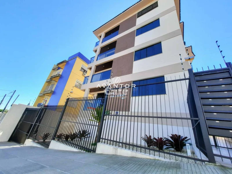 Fachada do prédio com garagem — Apartamento à venda no Residencial Dom Lourenço, em Nossa Senhora do Rosário, Santa Maria/RS