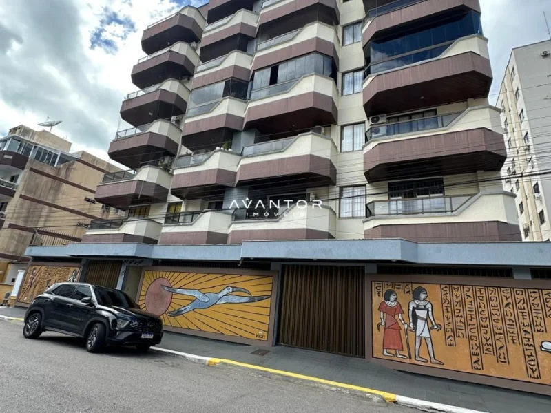 Fachada do prédio com sacadas — Apartamento com 2 quartos à venda no Edifício Ibis do Nilo, em Castelo Branco, Itapema/SC