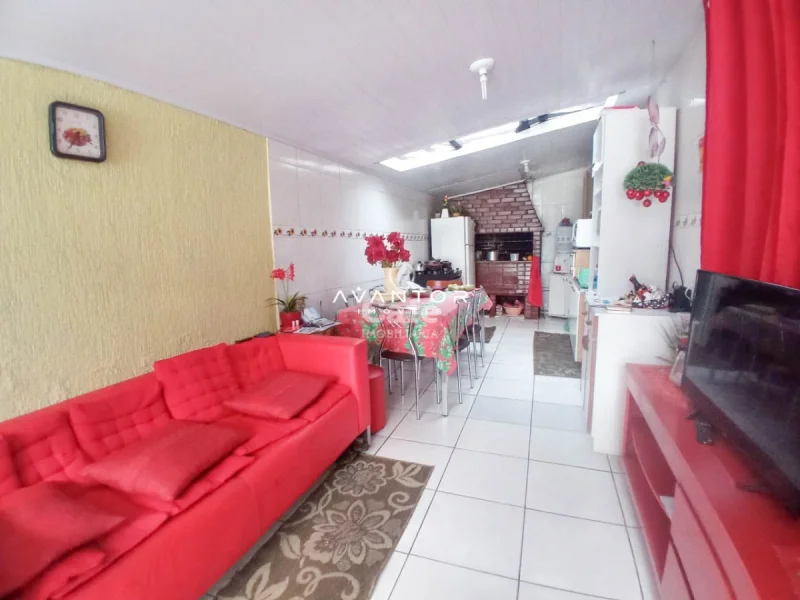 Excelente terreno a poucos metros de uma das principais avenidas da cidade — Casa à venda em Uglione, Santa Maria/RS