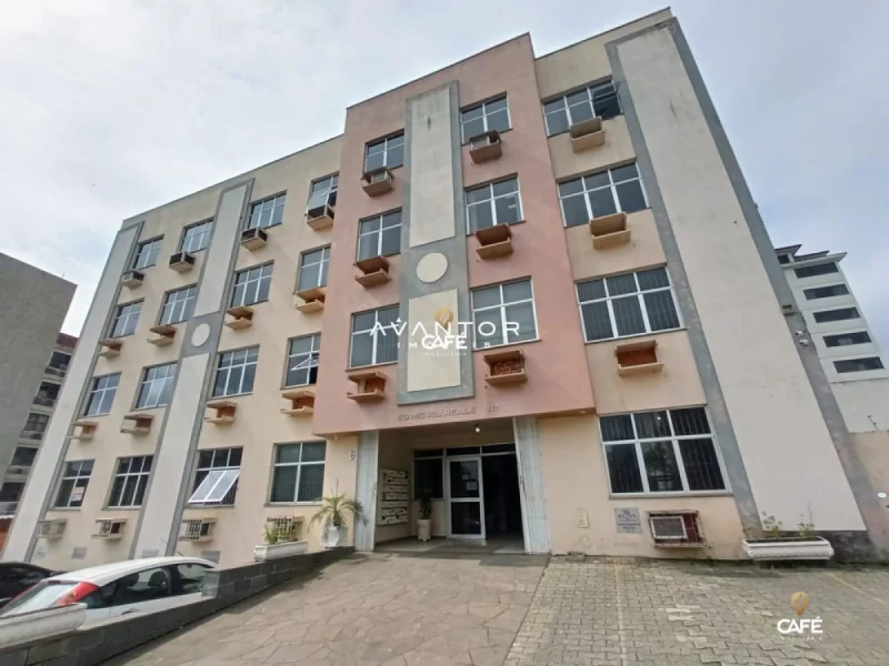Fachada do prédio com múltiplos andares — Sala Comercial para alugar no Edificio Miguel Reali, Santa Maria