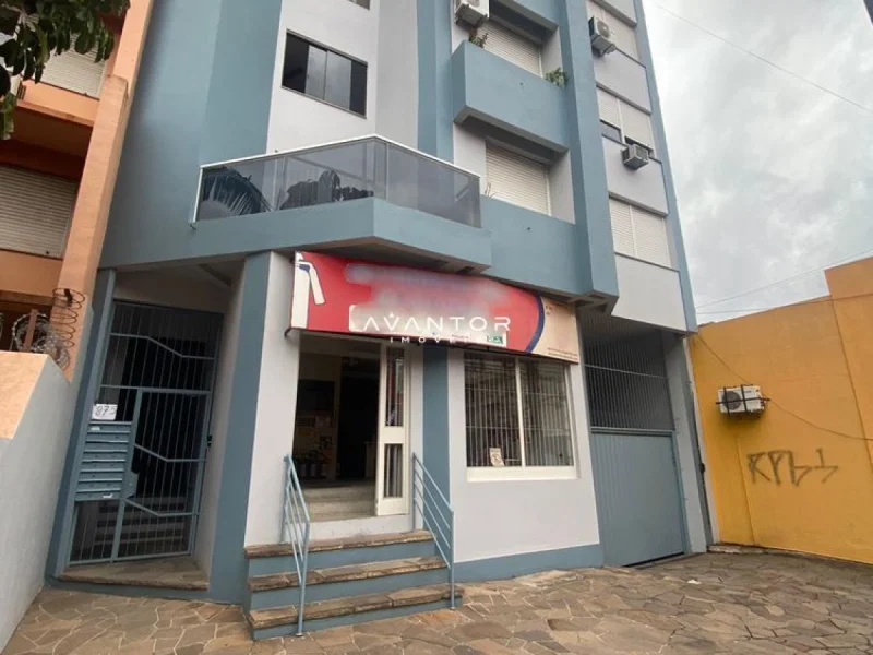Fachada do prédio com loja — Apartamento com 1 quarto à venda no Edifício Antão Schneider, em Bonfim, Santa Maria/RS